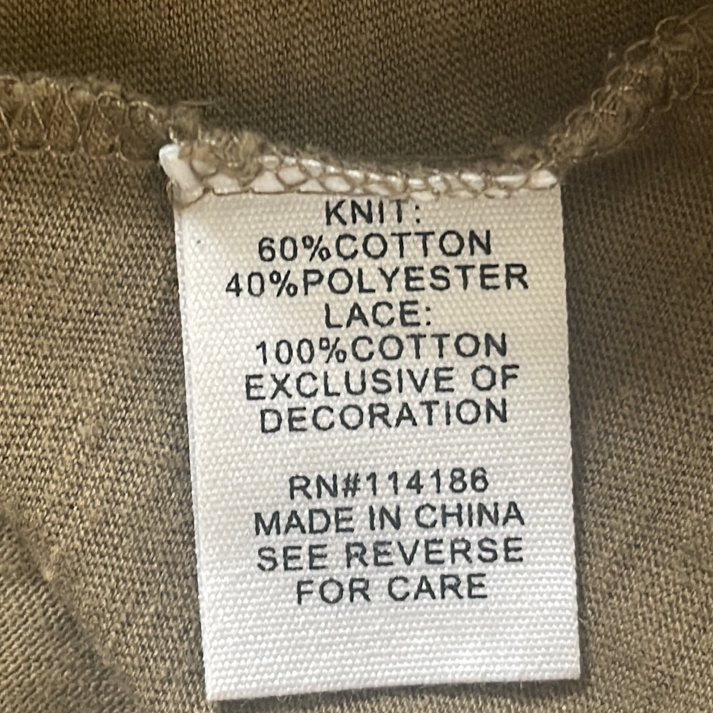 89TH & Madison Khaki Green Crochet Top. Size M - Picture 6 of 9